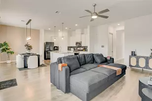 8926 Covenant Pl, Houston, TX 77055 - Photo 7