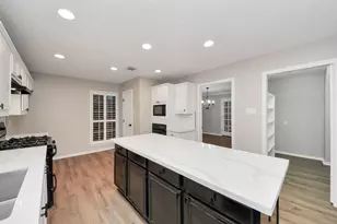 1410 Long View Dr, Pearland, TX 77581 - Photo 13