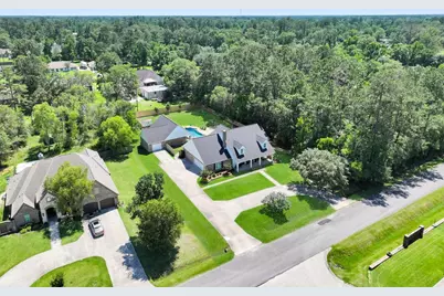 215 W Pineshadows Drive, Sour Lake, TX 77659 - Photo 3