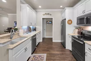 215 W Pineshadows Dr, Sour Lake, TX 77659 - Photo 45
