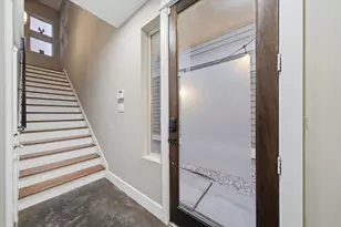 1036 W 24th St, Houston, TX 77008 - Photo 7