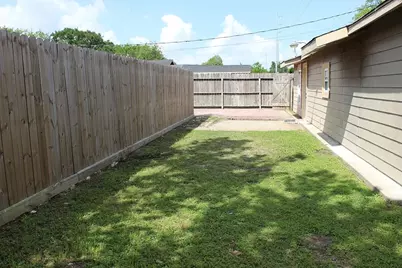 909 Rittenhouse Street, Houston, TX 77076 - Photo 13