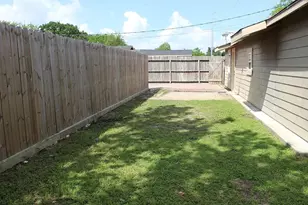 909 Rittenhouse St, Houston, TX 77076 - Photo 13