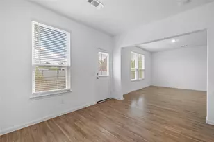 7316 Madison Cmns Ln, Houston, TX 77075 - Photo 11