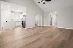 21535 Bluebonnet Bay Dr, Magnolia, TX 77354 - Photo 3