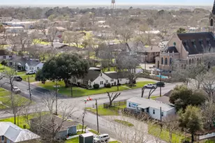 415 N Mechanic St, Weimar, TX 78962 - Photo 43