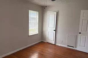 5530 Lakefield Dr, Houston, TX 77033 - Photo 19