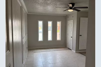 5530 Lakefield Drive, Houston, TX 77033 - Photo 3