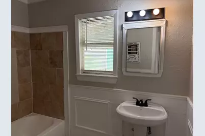 5530 Lakefield Drive, Houston, TX 77033 - Photo 15