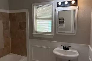 5530 Lakefield Dr, Houston, TX 77033 - Photo 15