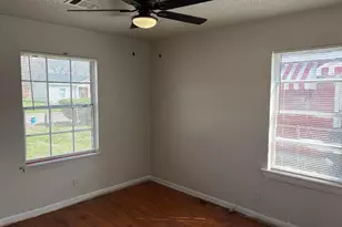 5530 Lakefield Dr, Houston, TX 77033 - Photo 9