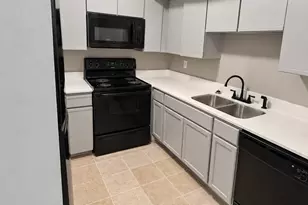 7975 Streamside Dr, Houston, TX 77088 - Photo 5