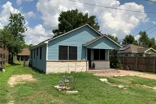 2415 Perry St, Baytown, TX 77521 - Photo 11