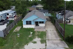2415 Perry St, Baytown, TX 77521 - Photo 19