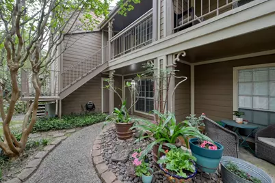 1860 White Oak Drive #207, Houston, TX 77009 - Photo 5