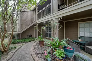 1860 White Oak Dr, Houston, TX 77009 - Photo 5