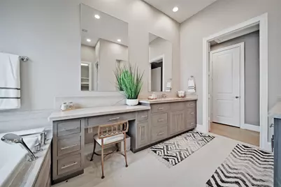6015 Matthew Oaks Place, Houston, TX 77007 - Photo 17