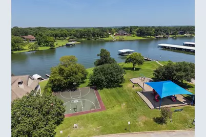 6987 Pleasure Lake Drive, Willis, TX 77318 - Photo 17