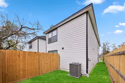 8226 Bigwood Street #A, Houston, TX 77078 - Photo 9