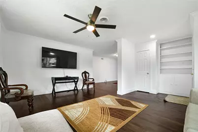 4713 Kinglet Street, Houston, TX 77035 - Photo 5