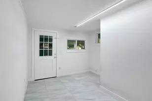 4713 Kinglet St, Houston, TX 77035 - Photo 9