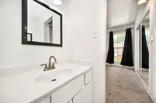10615 Briar Forest Dr, Houston, TX 77042 - Photo 27