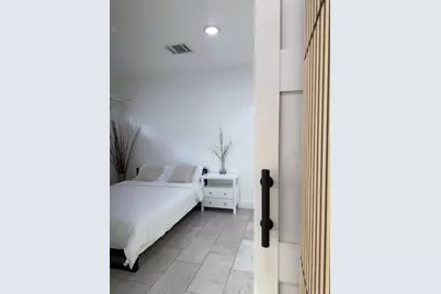 828 1/2 Allston Street #A, Houston, TX 77007 - Photo 5