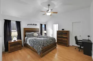 8227 Montego Bay Dr, Mont Belvieu, TX 77523 - Photo 5