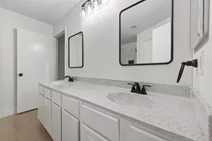 10706 Lazy Meadows Dr, Houston, TX 77064 - Photo 31