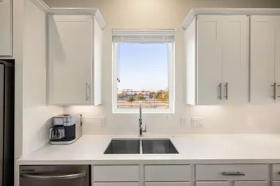 6302 Chelsea Falls Lane, Houston, TX 77008 - Photo 9