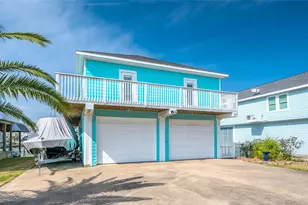 1018 Tiki Dr, Tiki Island, TX 77554 - Photo 1