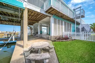 1018 Tiki Dr, Tiki Island, TX 77554 - Photo 21