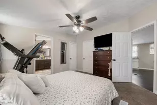 20220 Plaza Cir, Crosby, TX 77532 - Photo 17