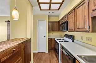 921 Marine Dr, Galveston, TX 77550 - Photo 13