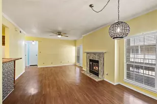 921 Marine Dr, Galveston, TX 77550 - Photo 7