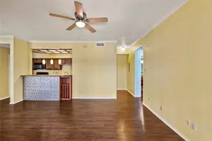 921 Marine Dr, Galveston, TX 77550 - Photo 3