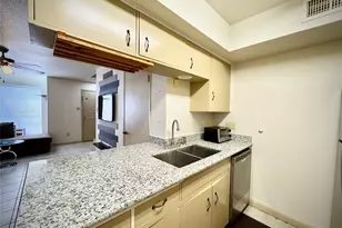 2110 Wilcrest Dr, Houston, TX 77042 - Photo 7