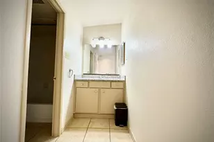 2110 Wilcrest Dr, Houston, TX 77042 - Photo 11