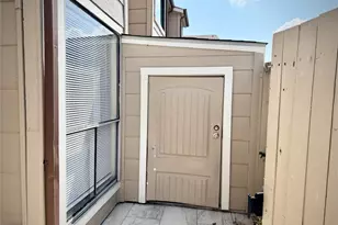 2110 Wilcrest Dr, Houston, TX 77042 - Photo 17