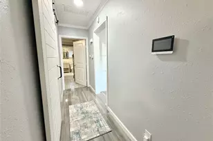 8821 Woodruff St, Houston, TX 77012 - Photo 13