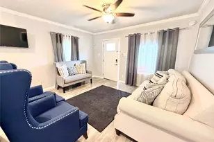 8821 Woodruff St, Houston, TX 77012 - Photo 3