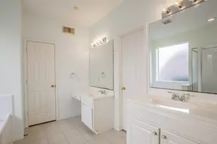 4823 Zachary Ln Ln, Sugar Land, TX 77479 - Photo 17