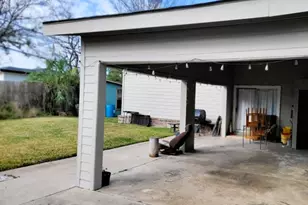 7326 Thurow St, Houston, TX 77087 - Photo 9