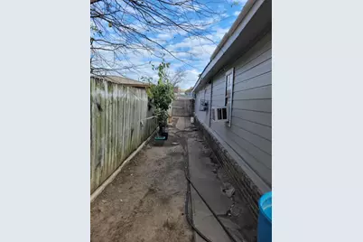 7326 Thurow Street, Houston, TX 77087 - Photo 13