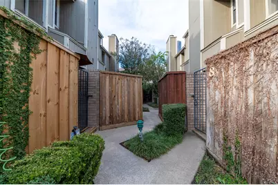 1920 Augusta Drive #19, Houston, TX 77057 - Photo 37