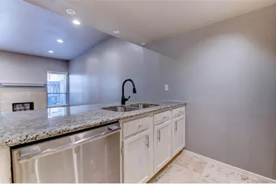 1920 Augusta Drive #19, Houston, TX 77057 - Photo 17