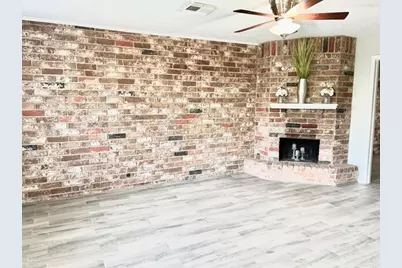 3918 Laura Leigh Drive, Friendswood, TX 77546 - Photo 9