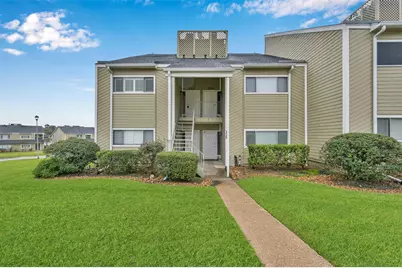132 April Point Drive S, Conroe, TX 77356 - Photo 3