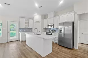 1208 E Henderson Rd, Angleton, TX 77515 - Photo 7