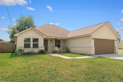 1208 E Henderson Road, Angleton, TX 77515 - Photo 1